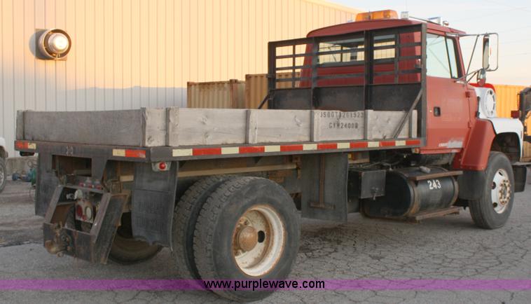 image for item A6543 1995 Ford L8000 truck with dump bed