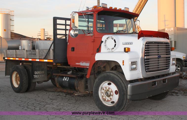 image for item A6543 1995 Ford L8000 truck with dump bed
