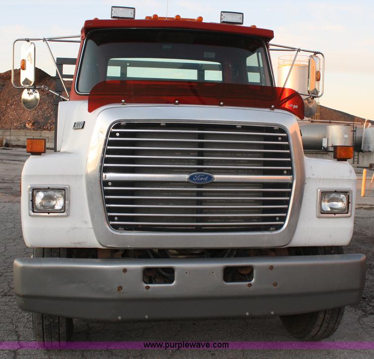 image for item A6543 1995 Ford L8000 truck with dump bed