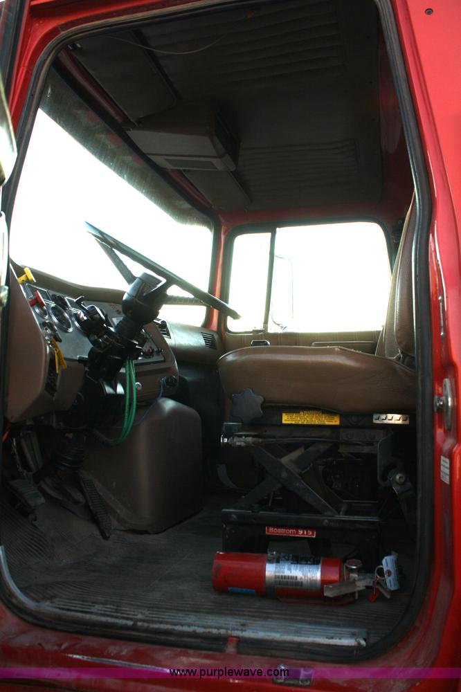 image for item A6543 1995 Ford L8000 truck with dump bed