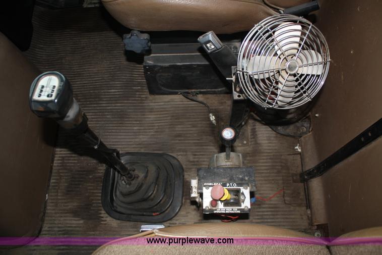 image for item A6543 1995 Ford L8000 truck with dump bed