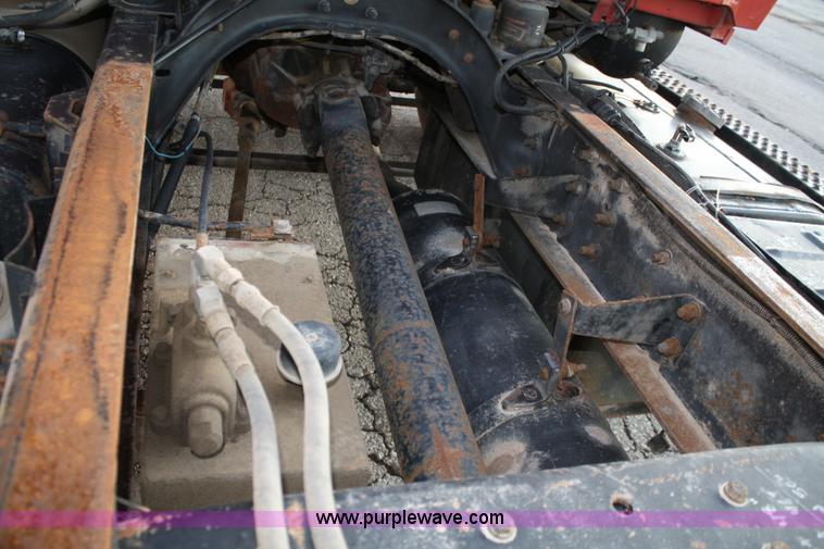 image for item A6543 1995 Ford L8000 truck with dump bed