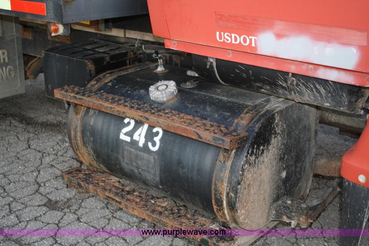 image for item A6543 1995 Ford L8000 truck with dump bed