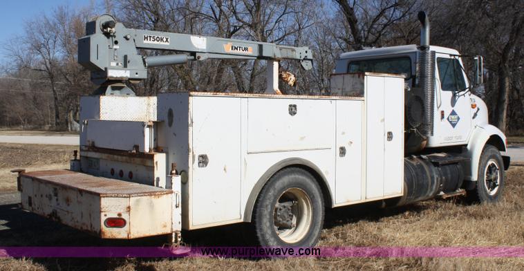 image for item A6548 1990 International 7100 service truck