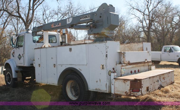 image for item A6548 1990 International 7100 service truck