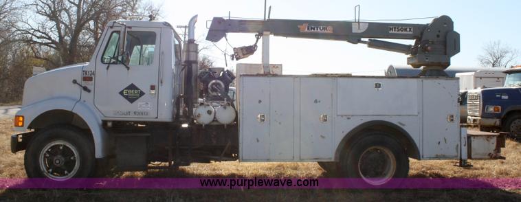 image for item A6548 1990 International 7100 service truck