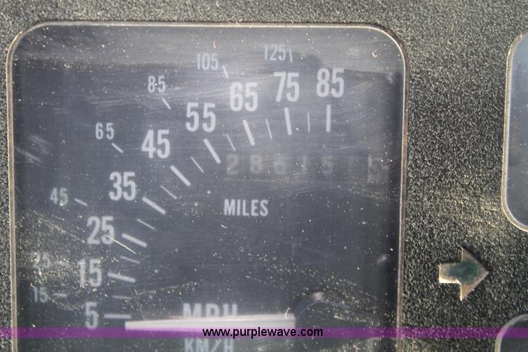 image for item A6548 1990 International 7100 service truck