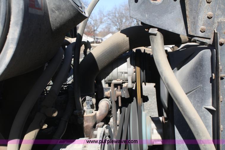 image for item A6548 1990 International 7100 service truck