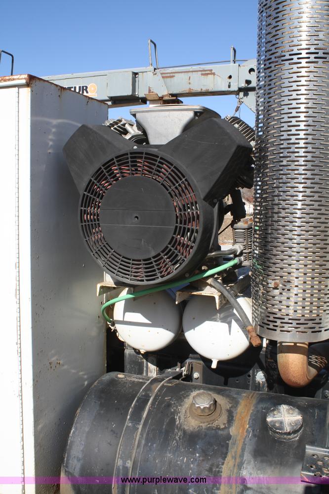 image for item A6548 1990 International 7100 service truck