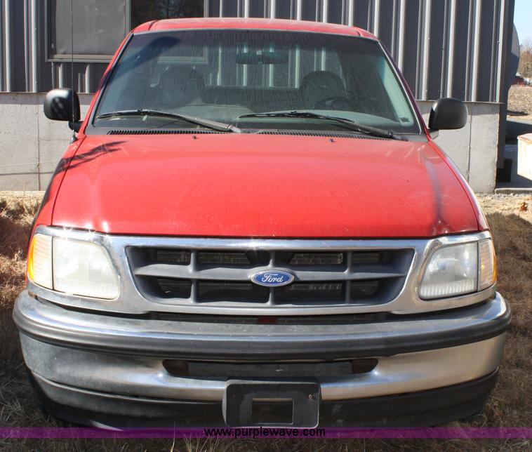 image for item A6549 1997 Ford F250 XL pickup truck