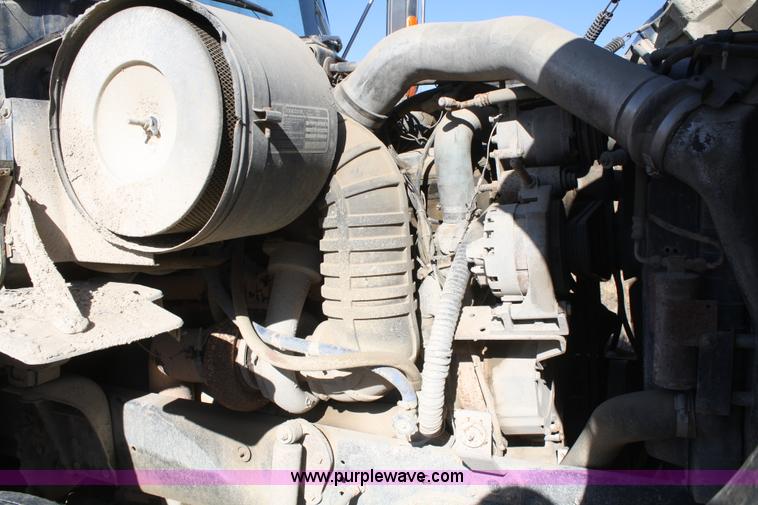 image for item A6550 1988 Ford LTA9000 Aero Max 106 semi truck