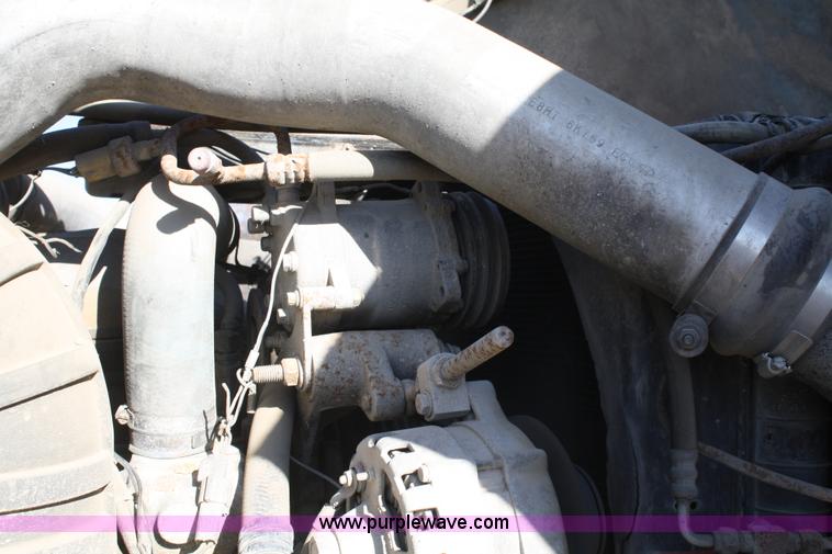 image for item A6550 1988 Ford LTA9000 Aero Max 106 semi truck