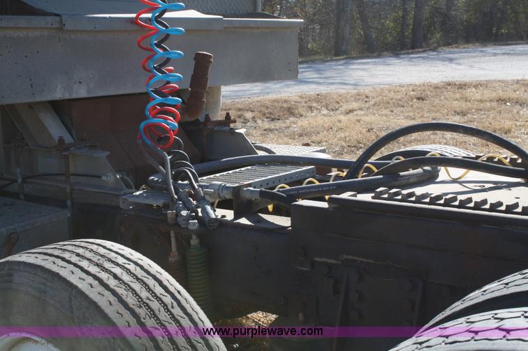 image for item A6550 1988 Ford LTA9000 Aero Max 106 semi truck