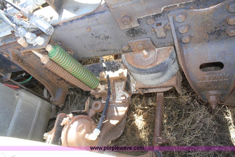 image for item A6550 1988 Ford LTA9000 Aero Max 106 semi truck