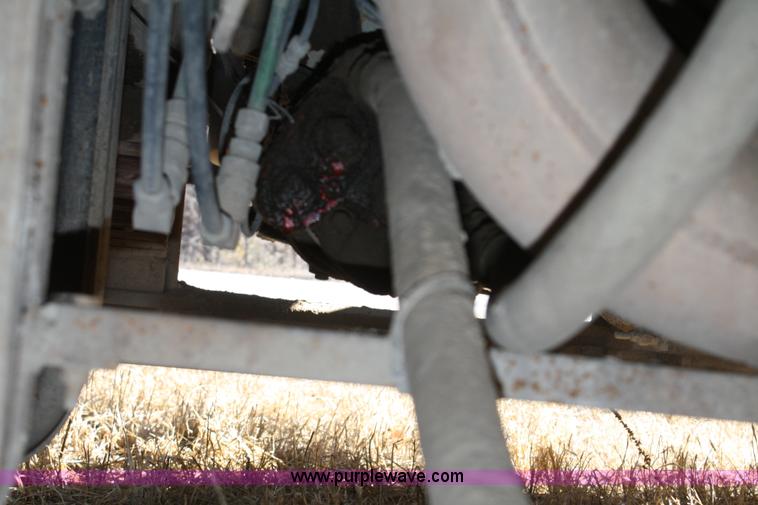 image for item A6550 1988 Ford LTA9000 Aero Max 106 semi truck