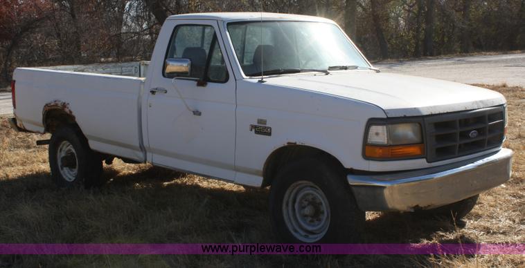 image for item A6551 1993 Ford F250 XL pickup truck
