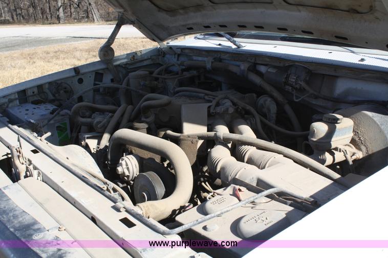 image for item A6551 1993 Ford F250 XL pickup truck