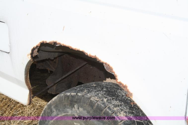 image for item A6551 1993 Ford F250 XL pickup truck