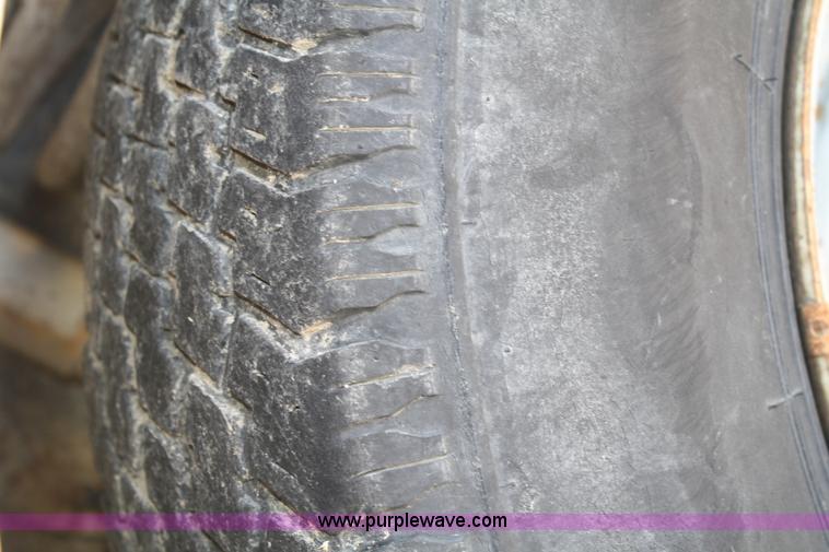 image for item A6551 1993 Ford F250 XL pickup truck