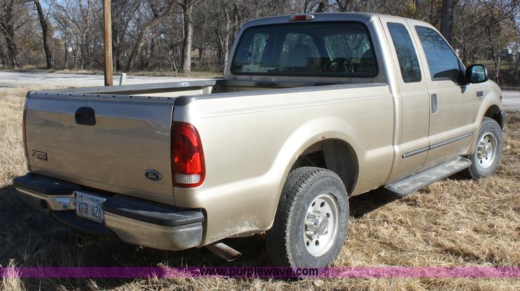 image for item A6552 2000 Ford F250 XLT SuperDuty extended cab pickup