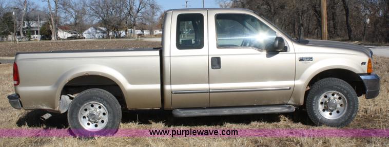 image for item A6552 2000 Ford F250 XLT SuperDuty extended cab pickup