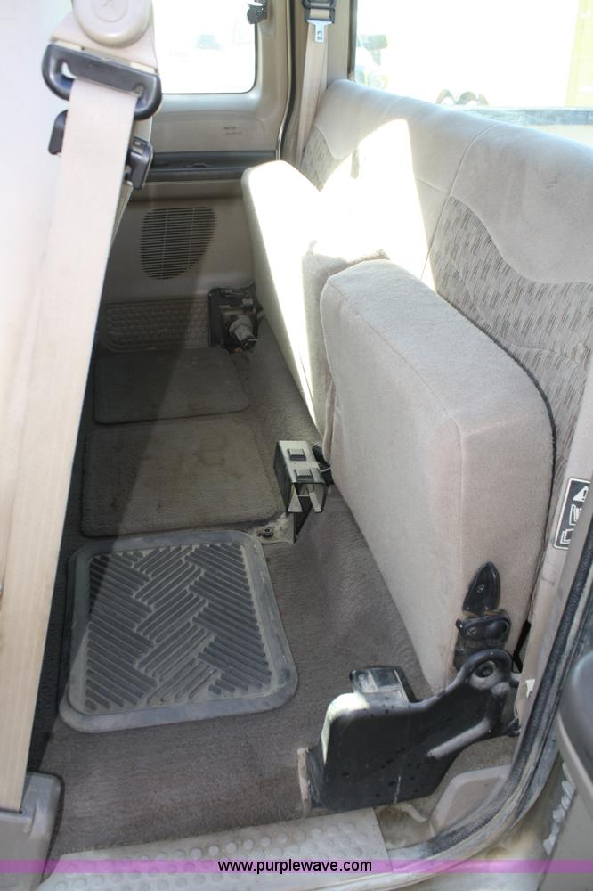 image for item A6552 2000 Ford F250 XLT SuperDuty extended cab pickup