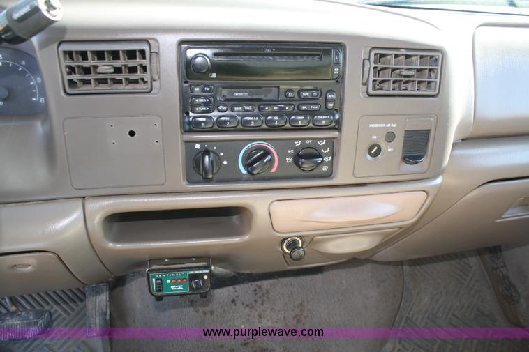 image for item A6552 2000 Ford F250 XLT SuperDuty extended cab pickup