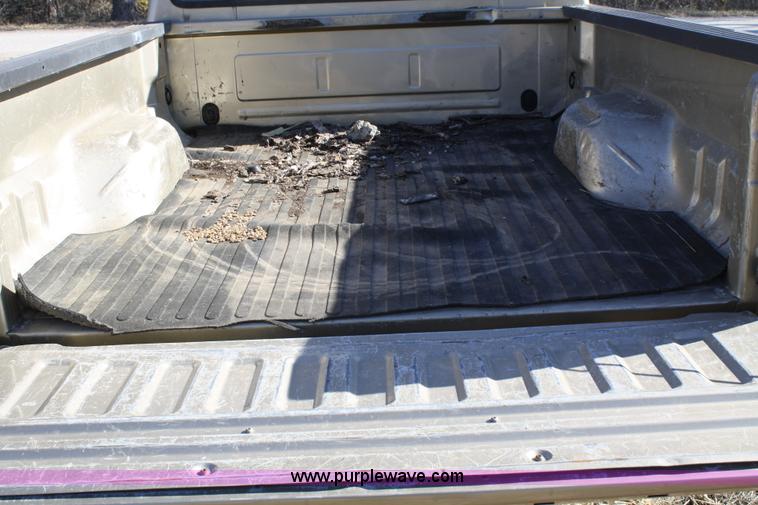 image for item A6552 2000 Ford F250 XLT SuperDuty extended cab pickup