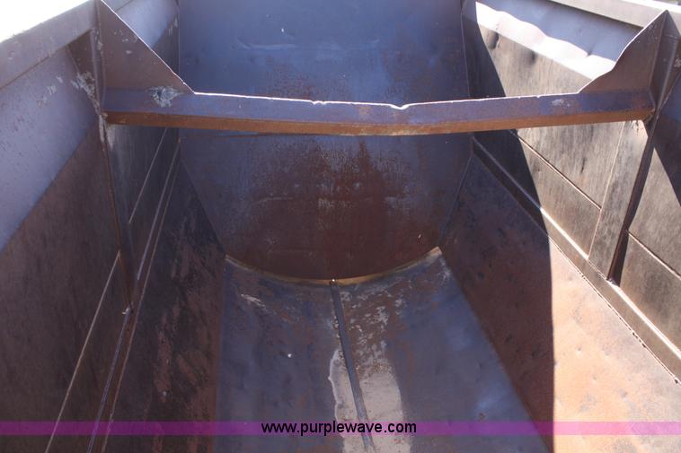 image for item A6553 1990 R-way 4021TA belly dump trailer