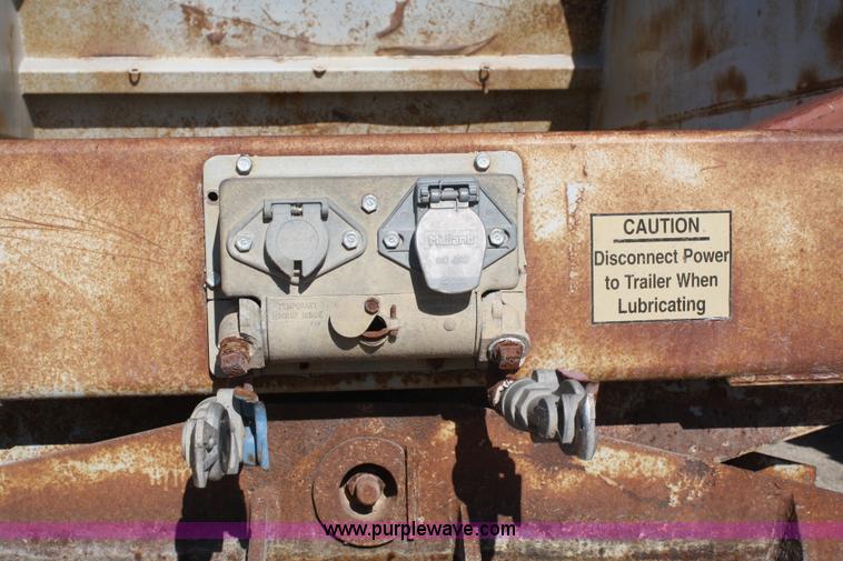 image for item A6553 1990 R-way 4021TA belly dump trailer