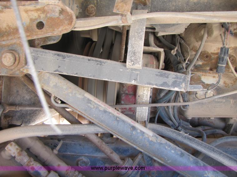 image for item B2120 1982 International COF9670 semi truck