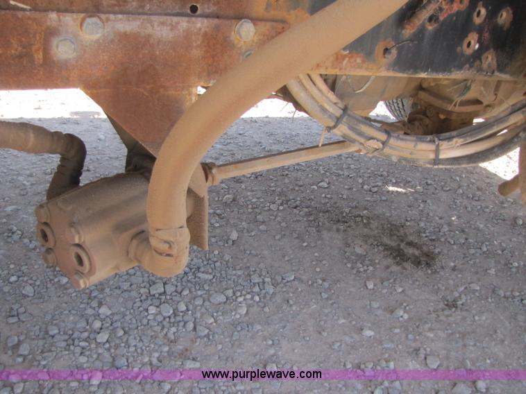 image for item B2120 1982 International COF9670 semi truck