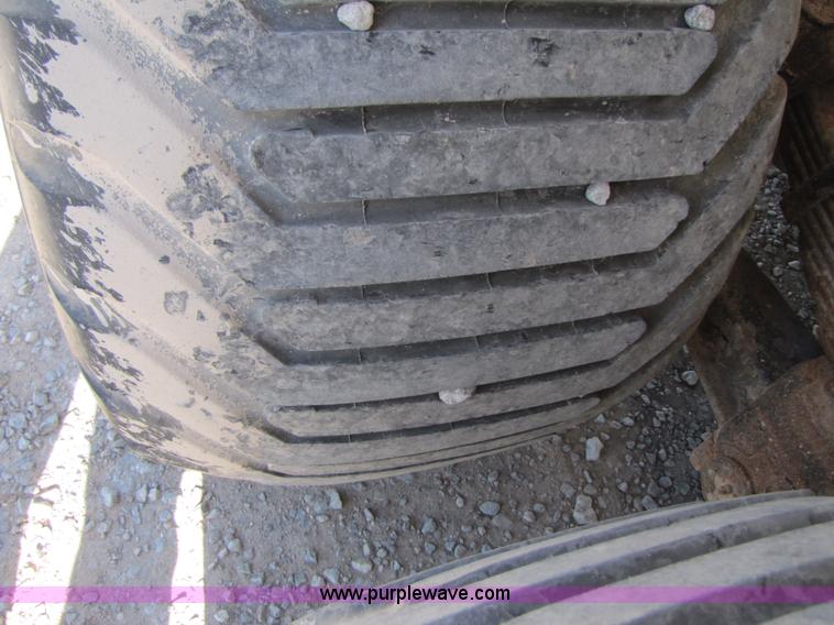 image for item B2120 1982 International COF9670 semi truck