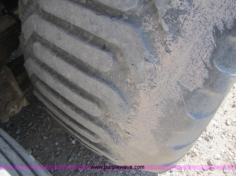 image for item B2120 1982 International COF9670 semi truck