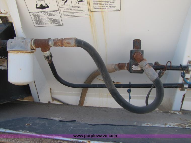 image for item B2120 1982 International COF9670 semi truck