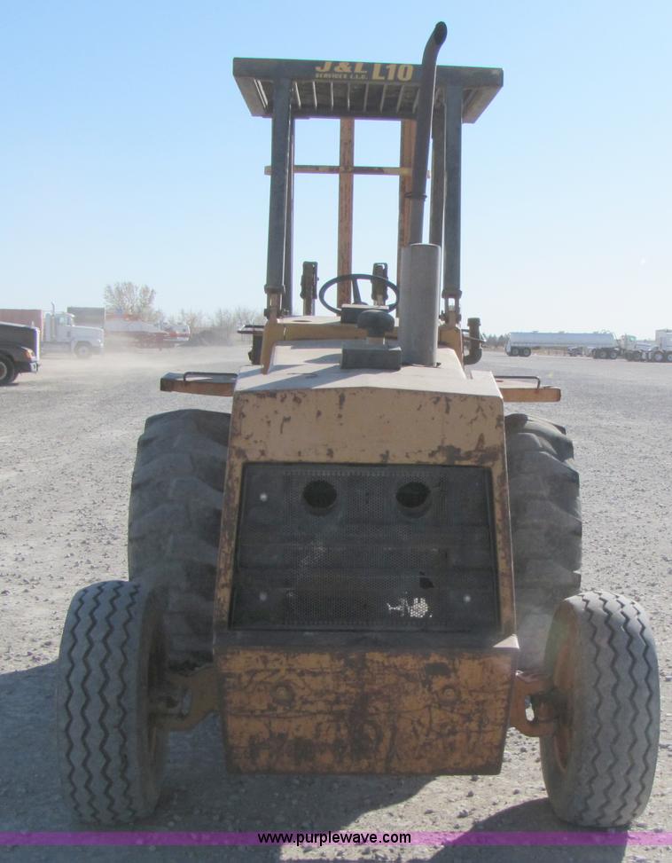image for item B2121 Case 586C rough terrain forklift