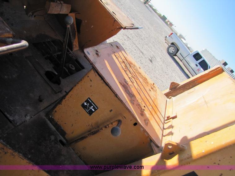 image for item B2121 Case 586C rough terrain forklift