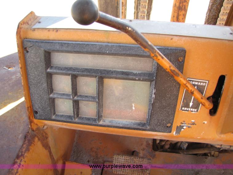 image for item B2121 Case 586C rough terrain forklift