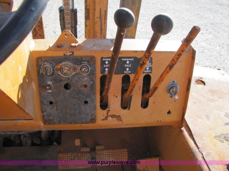 image for item B2121 Case 586C rough terrain forklift