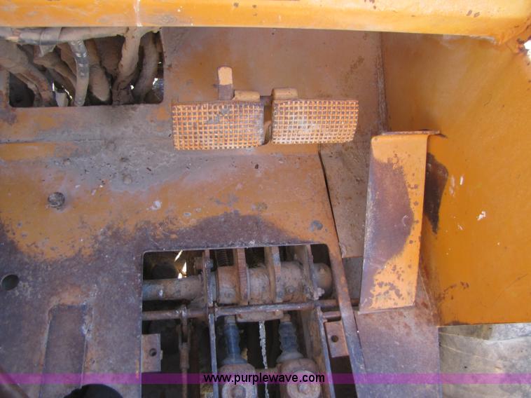 image for item B2121 Case 586C rough terrain forklift