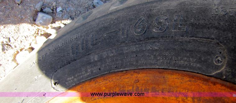 image for item B2121 Case 586C rough terrain forklift