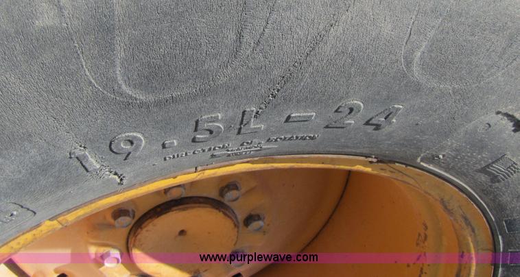 image for item B2121 Case 586C rough terrain forklift