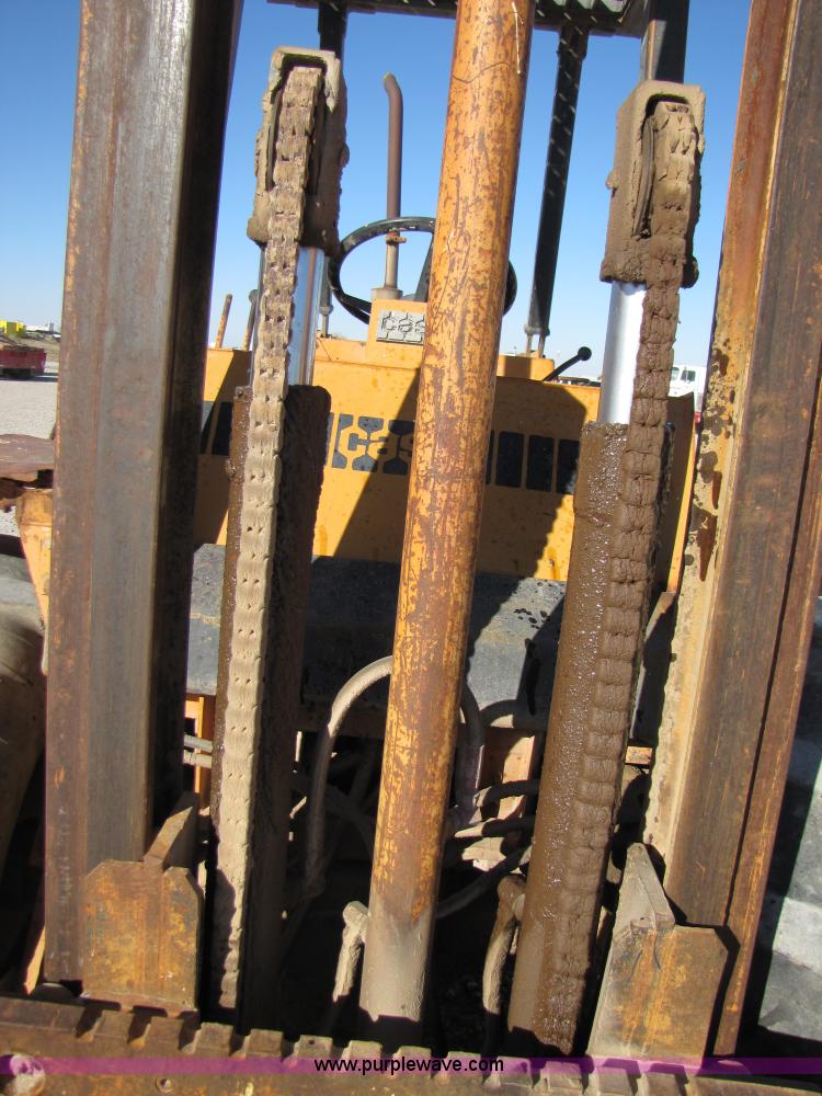 image for item B2121 Case 586C rough terrain forklift