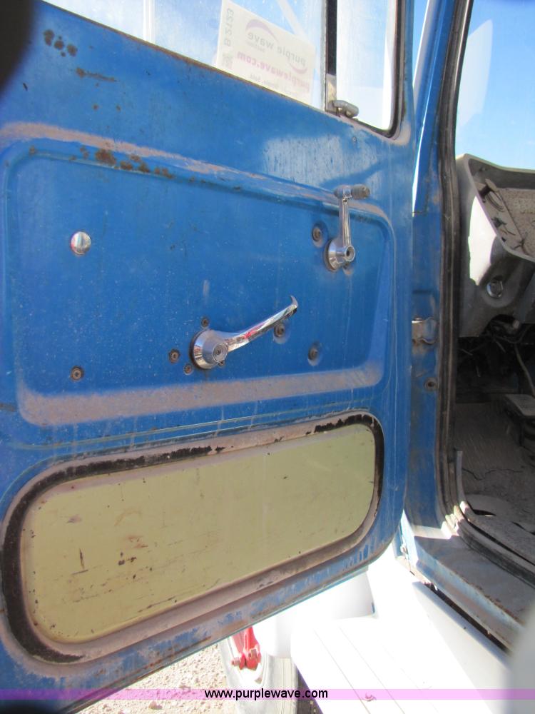 image for item B2123 1973 Ford F800 semi truck