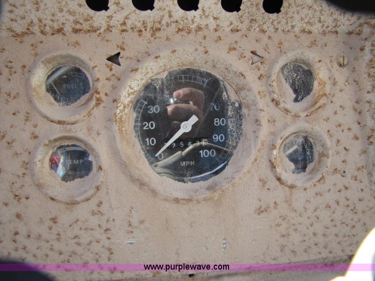 image for item B2123 1973 Ford F800 semi truck