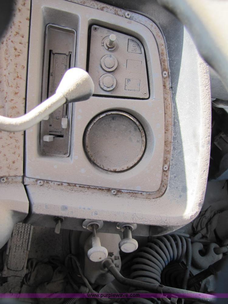 image for item B2123 1973 Ford F800 semi truck