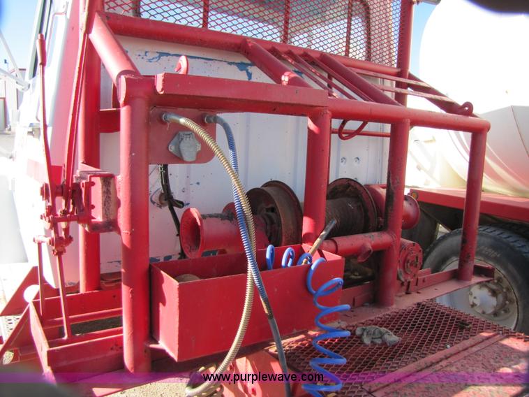 image for item B2123 1973 Ford F800 semi truck