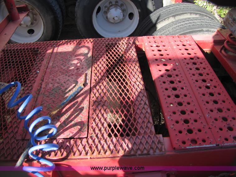 image for item B2123 1973 Ford F800 semi truck