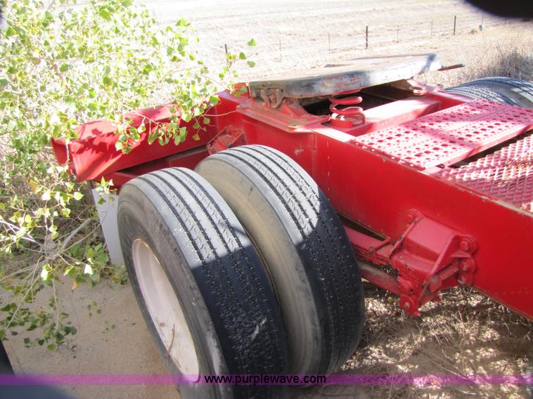 image for item B2123 1973 Ford F800 semi truck