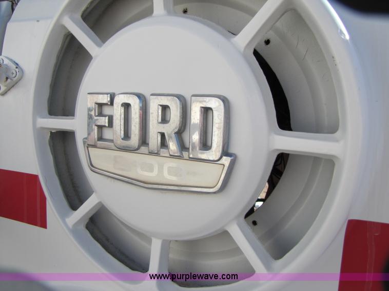 image for item B2123 1973 Ford F800 semi truck